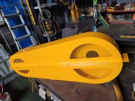 손끼임 방지를 위한 안전커버가 새롭게 제작하여 설치하였습니다일체형이 아닌 분리형으로 이렇게 만들어서 설치하였습니다뚜껑을 열고 닫고 할 수 있습니다