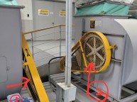 사진과 같은 회전체 안전커버의 화살표를 보시면 손가락이 들어갈 정도로 구멍이 크고뒷판 화살표를 보시면 손이 들어갑니다이런 문제를 개선하려고 의뢰를 주셨습니다 중대재해법 위반 사항입…