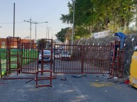 처음 철대문 제작납품에서 갑자기 현장설치 요청장소는 전라도 순천 고민고민 내려갔습니다좀비나오는 드라마에 한번 촬영하고 버스와 충돌하며부서져야 한다네요먼저 철대문 기둥을 만들고철문을…