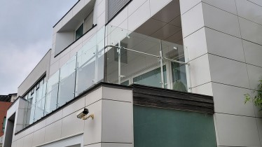 운중동 유리 난간