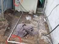 주유소 수도배관304 32A 배관을 용접하기 힘든상황기존 배관이 남의 땅에 연결된 상태라서 라인철거 및 이설작업인데바닥은 철근으로 깔수없는 상황에서 용접은 불가SR압축기를 이용한 …