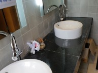 수전 및 하부 배관의 누수로 인하여 교체작업