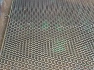 그레이팅 구조물 보강작업 이러한 구조물 상태를 작업하였습니다