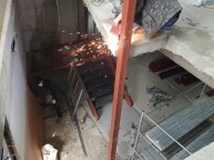 현장을 방문뒤 도면을 받고 확인하니 실제와 다른 상황바닥 커팅도 달라 4층까지 기둥세우는 일도 쉽지않아작업이 생각보다 늦어지는 상황바닥 커팅을 다시하여 기둥에1층 발판 세우는데 2…