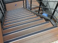 요즘처럼 눈오는 날 계단이 미끄러우면 위험하기에 세라믹 논스립 좋습니다