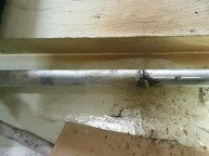 노후배관 누수 기존 배관 유니온을 풀어서 교체하려니 작업힘들게 배관을 교체해서 용접해 주문 보이시죠 벽입니다 결국 배관을 짜르는데 작업 쉽지않죠 힘든건 보이지 않는 곳 용접 거울용…