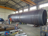 STACK제작 두꺼운철판을 밴딩하여 용접몸통 각부분을 각각 하단부까지용접하고각각의 몸통을 볼팅으로 체결합니다