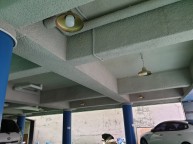 SMC 경량철골 타입으로 마감하려던 계획을 고객이 변경하여 불연소재 우레탄 폼으로 시공폼이 날려면 안되기에 보양을 작업을 병행하며 폼칠실상 폼칠을 하고보니 갈끔합니다보온효과도 있구…