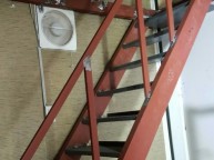 계단 및 북층 제작설치 층고가 높은 아파트형 공장에 공간 활용을 위해 복층으로 만들어 위에는 사무실 아래층에 공장으로 사용하려 만들겠죠