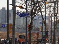 아파트 가림막공사 먼저 100개 이상의 빔을박는데도 몇일작업입니다