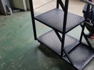 용접작업을 수월하게 이동하며 작업 할 수 있는 대차를 만들어 달라는주문에 따라 제작하였습니다