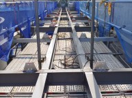 기제트제작잔넬용접이라 7016 고장력봉을 사용해야합니다양중을 하다보니60층 높이까지 연결하는 용접작업높이어마무시합니다