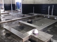 주방 바닥 배수구 제작 설치작업스텐레스판을 미리 제작하여 현장에 설치