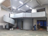 성수동 건물내 복층 및 회전 계단을 제작 설치를 의뢰 받았습니다