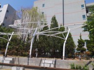 철 구조물을 제작하여 현장에 설치하고각각의 구조물을 연결하는 과정의 용접을 의뢰받았습니다