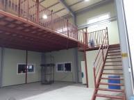 공장 내부 복층공사 및 철계단 설치 작업